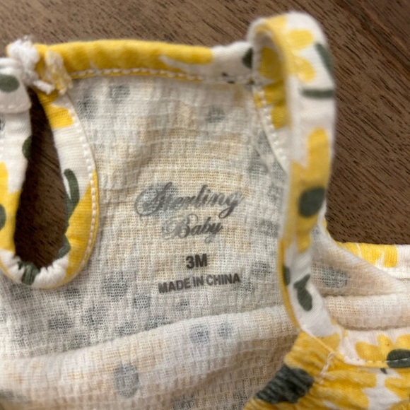 Infant headband and romper set - Picture 2 of 3